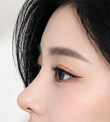 CASE 02 Natural-glam straight-to-slightly-scooped line