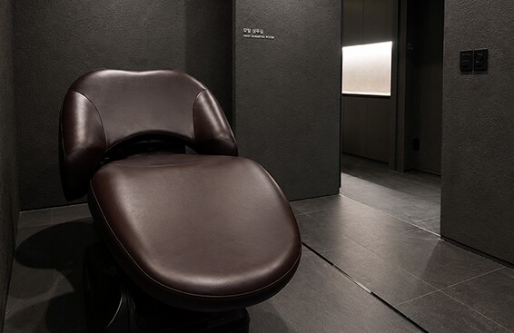 Private hair shampoo room for hair and scalp care