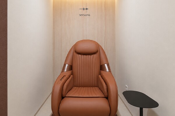 Recliner recovery room for a calm stay